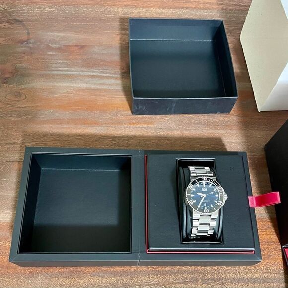 Oris Aquis Date Blue - Picture 8 of 11